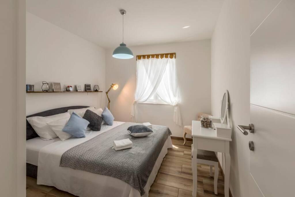 Apartment By Joe Trogir Buitenkant foto