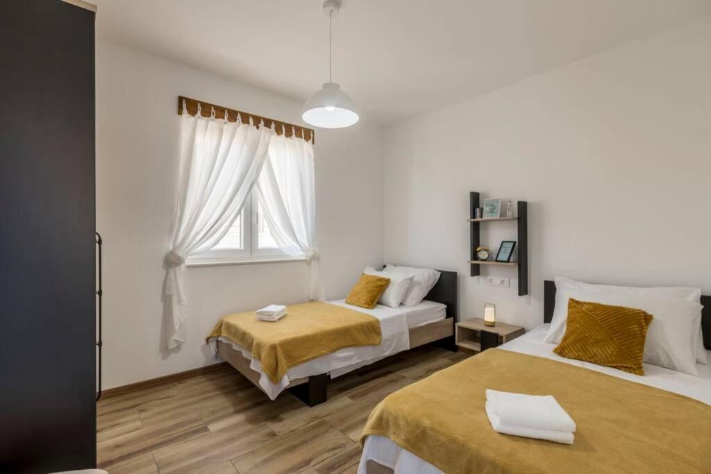 Apartment By Joe Trogir Buitenkant foto