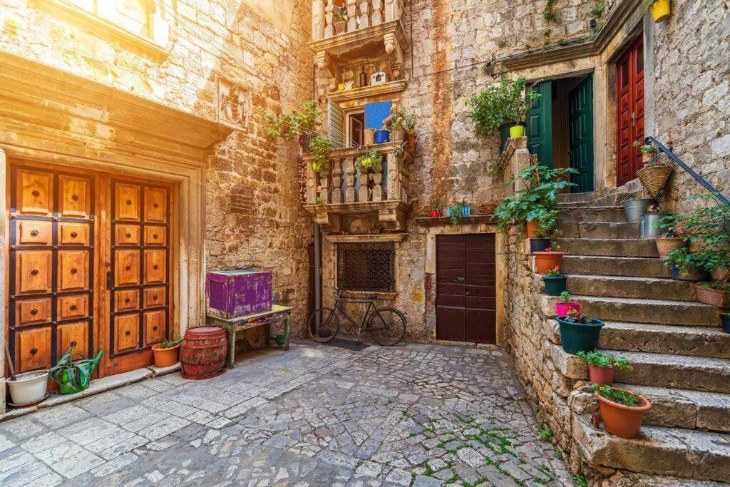 Apartment By Joe Trogir Buitenkant foto